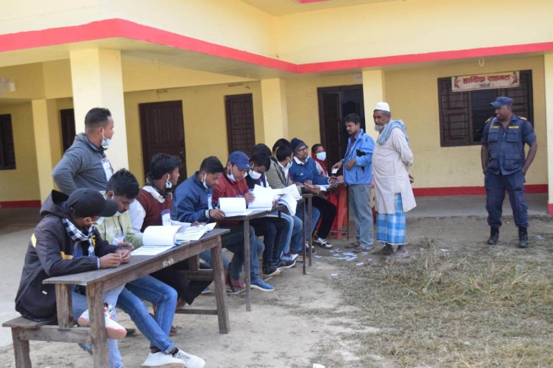 कलैया उप- महानगरपलिका वडा न २१ को मतदान केन्द्रमा अहिले सम्म १२३ पुरुष लगायत ७५ जना माहिलाले मतदान गारिसकेका छन ।   